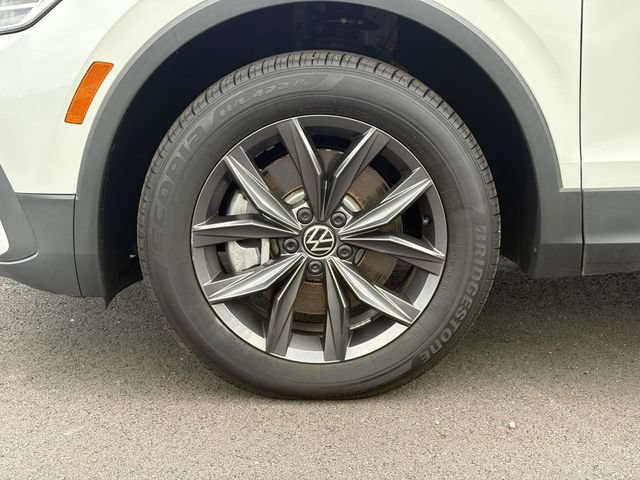Used 2023 Volkswagen Tiguan SE FWD image 4