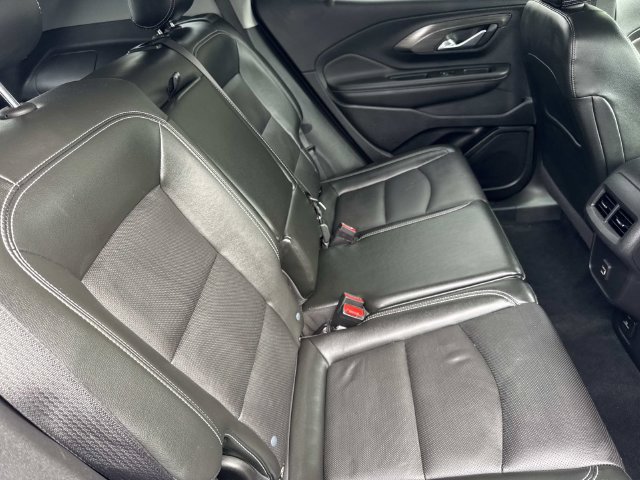 Used 2022 GMC Terrain SLT w/ Infotainment Package II FWD image 33