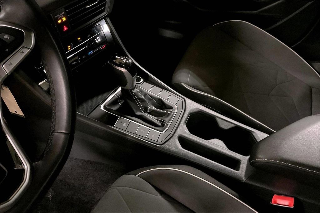 Used 2025 Volkswagen Jetta Sport FWD image 16