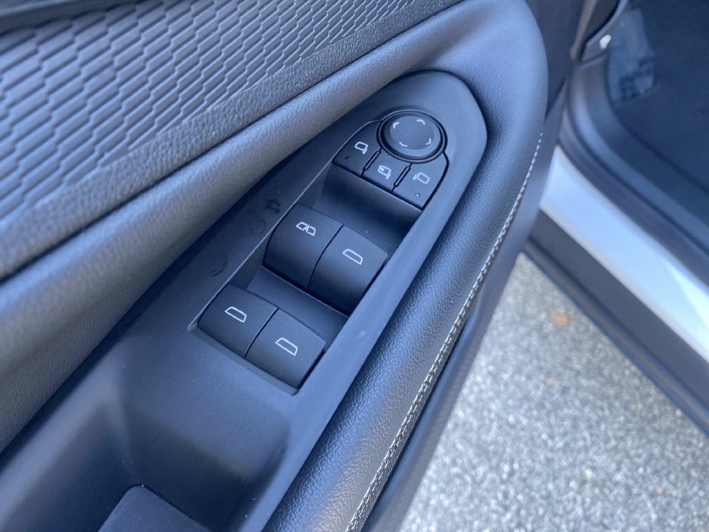 Used 2025 Chevrolet Blazer EV LT AWD/4WD image 18
