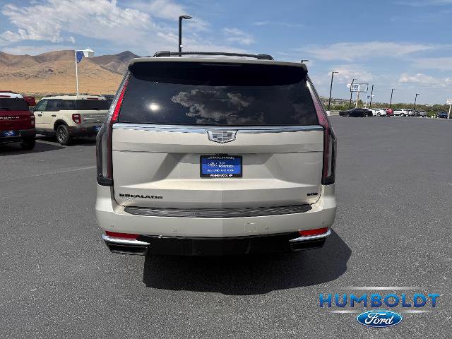 Used 2023 Cadillac Escalade Premium Luxury Platinum image 4