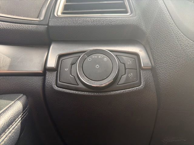 Certified 2018 Ford Explorer XLT image 30