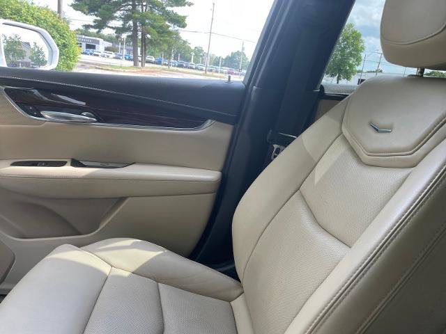 Used 2019 Cadillac XT5 Premium Luxury w/ Driver Assist Package AWD/4WD image 4