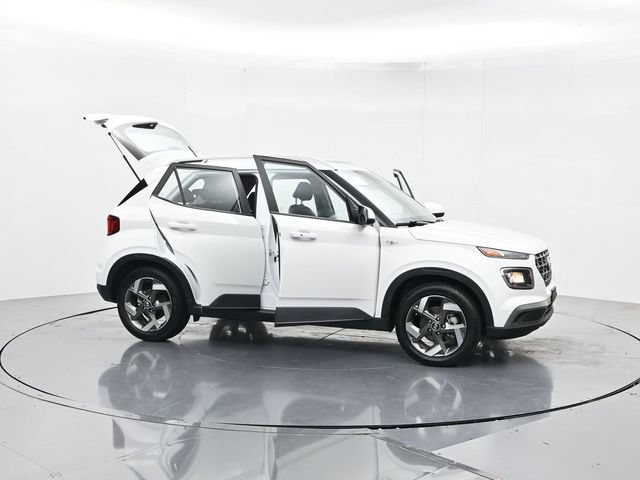 Used 2024 Hyundai Venue SEL FWD image 51