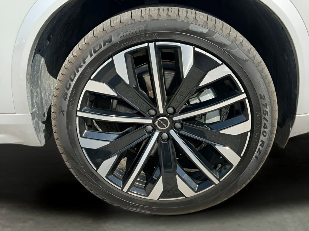 Used 2025 Volvo XC90 B6 Plus AWD/4WD image 12