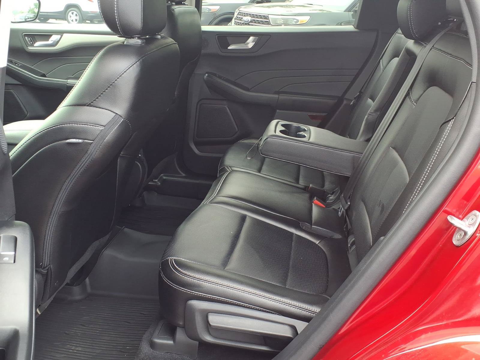 Certified 2022 Ford Escape SEL w/ Technology Package AWD/4WD image 4
