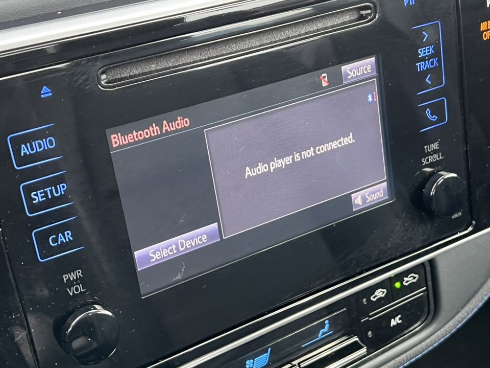 Used 2017 Toyota Corolla SE image 22