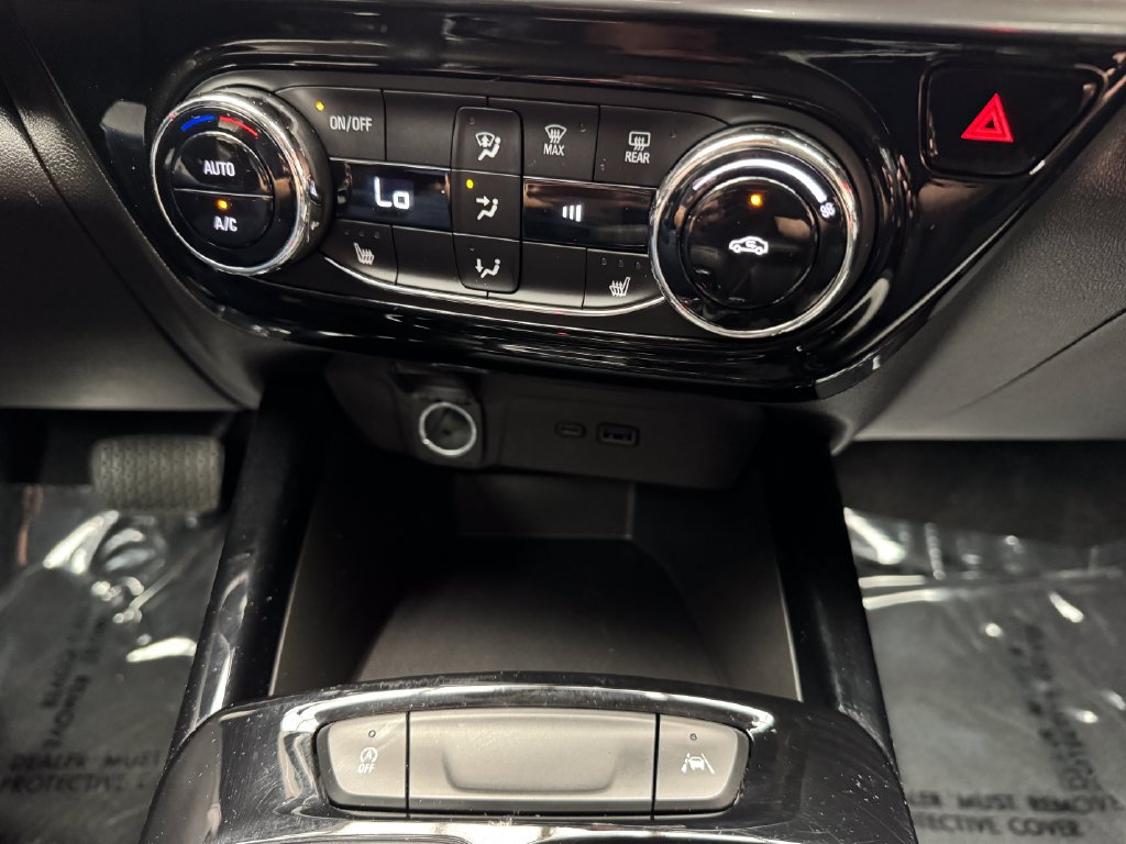 Used 2025 Chevrolet Trax LT w/ Driver Confidence Package FWD image 18