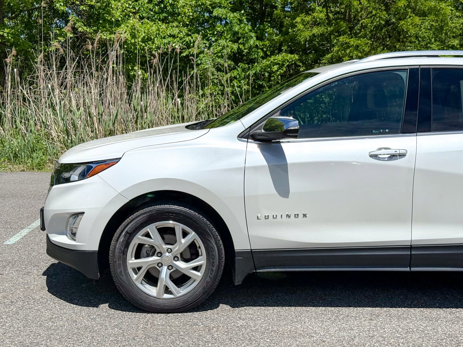 Used 2021 Chevrolet Equinox Premier AWD/4WD image 9