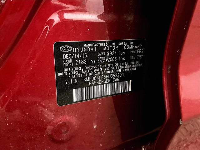 Used 2017 Hyundai Elantra Limited w/ Limited Tech Package 08 FWD image 32
