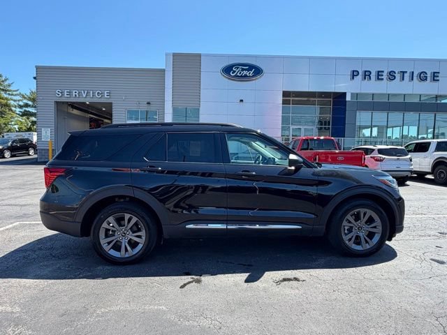 Certified 2025 Ford Explorer Active w/ Active Comfort Package AWD/4WD image 8