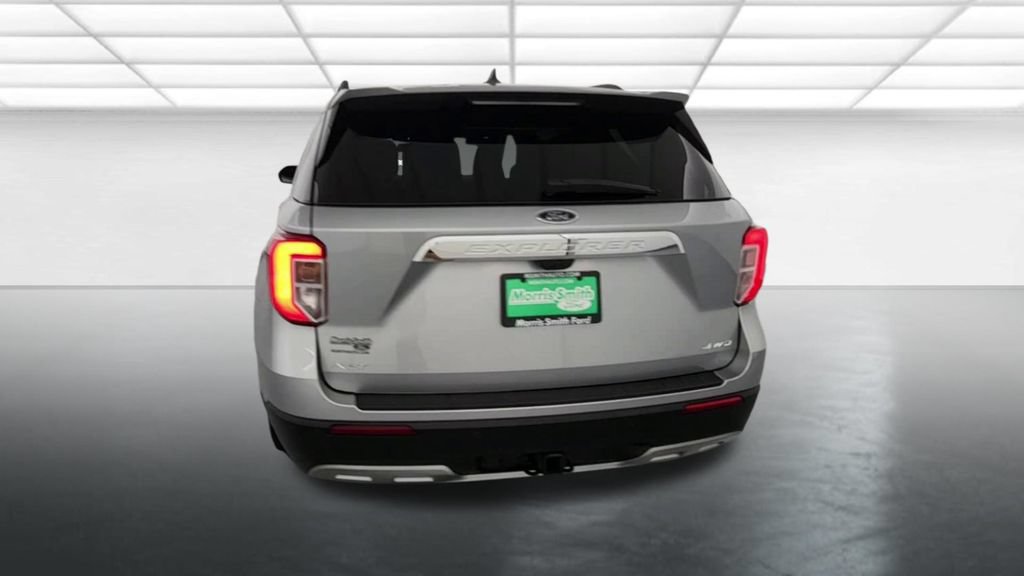 Certified 2024 Ford Explorer XLT w/ Equipment Group 202A AWD/4WD image 8