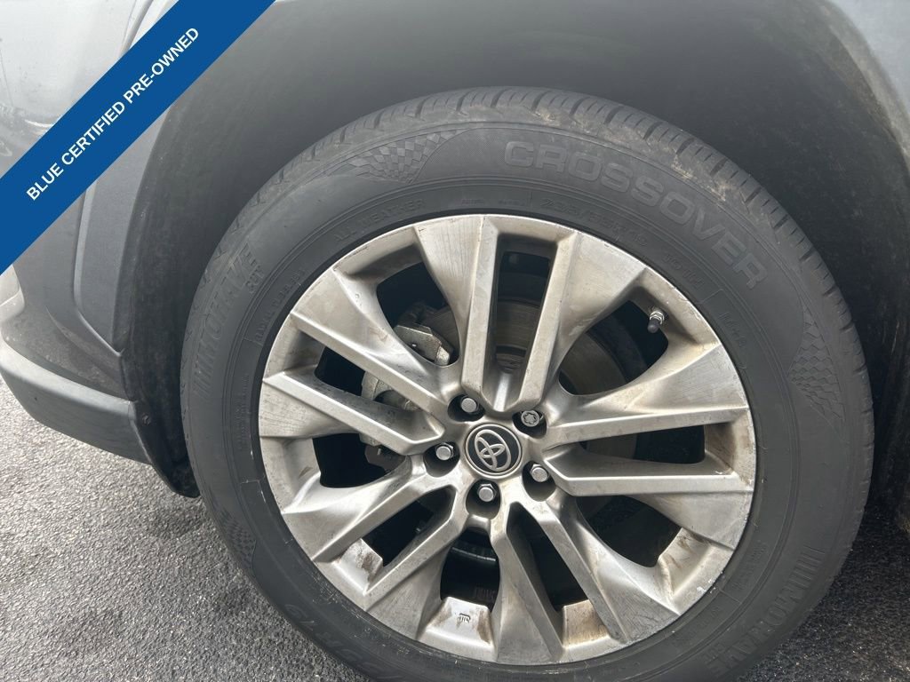 Used 2019 Toyota RAV4 XLE Premium image 7