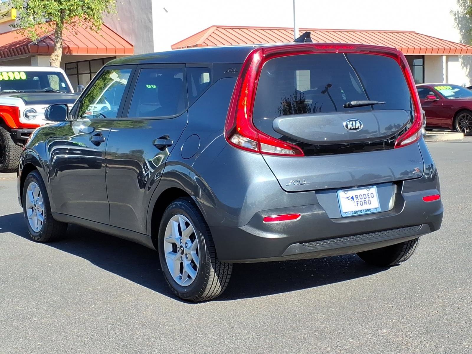 Used 2021 Kia Soul S FWD image 3