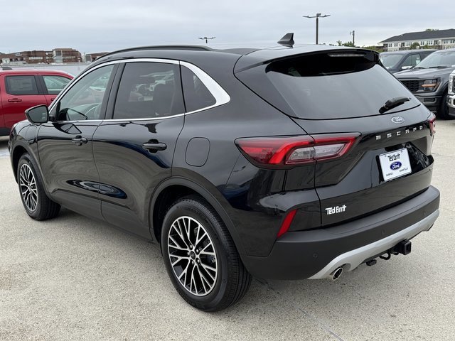 Certified 2025 Ford Escape SE w/ PHEV Premium Package image 3