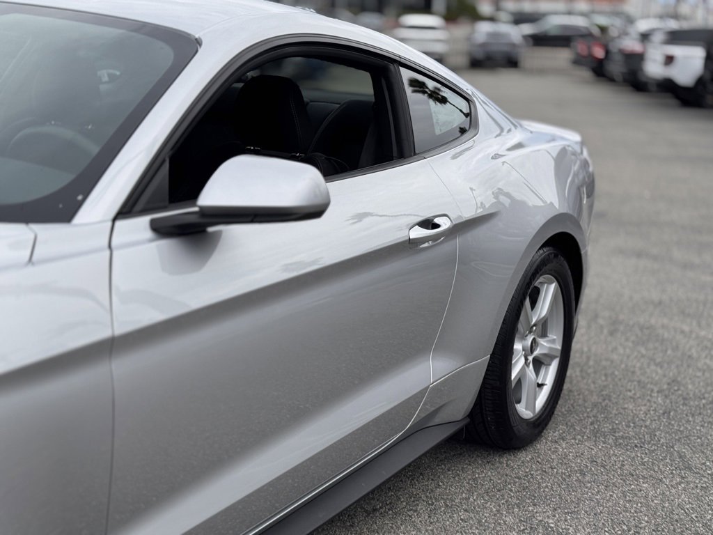 Certified 2019 Ford Mustang Coupe image 9