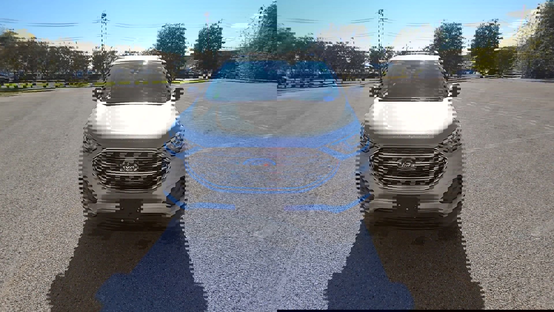 Certified 2022 Ford Edge SE image 4