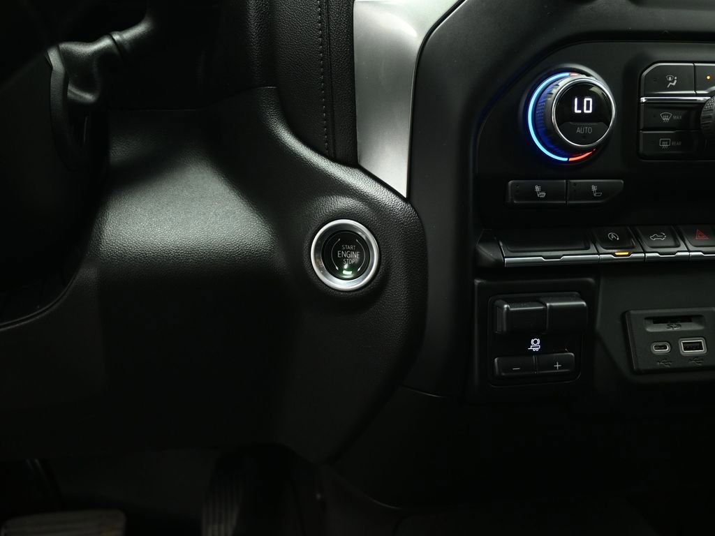 Used 2020 Chevrolet Silverado 1500 LTZ image 33