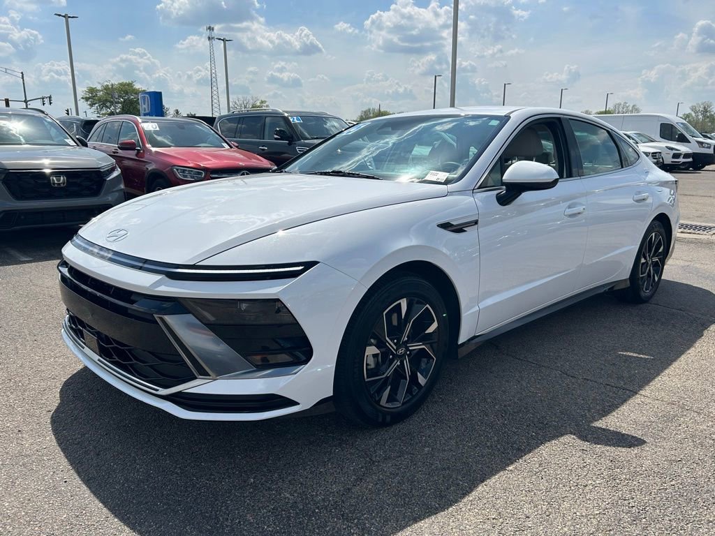Used 2025 Hyundai Sonata SEL FWD image 8
