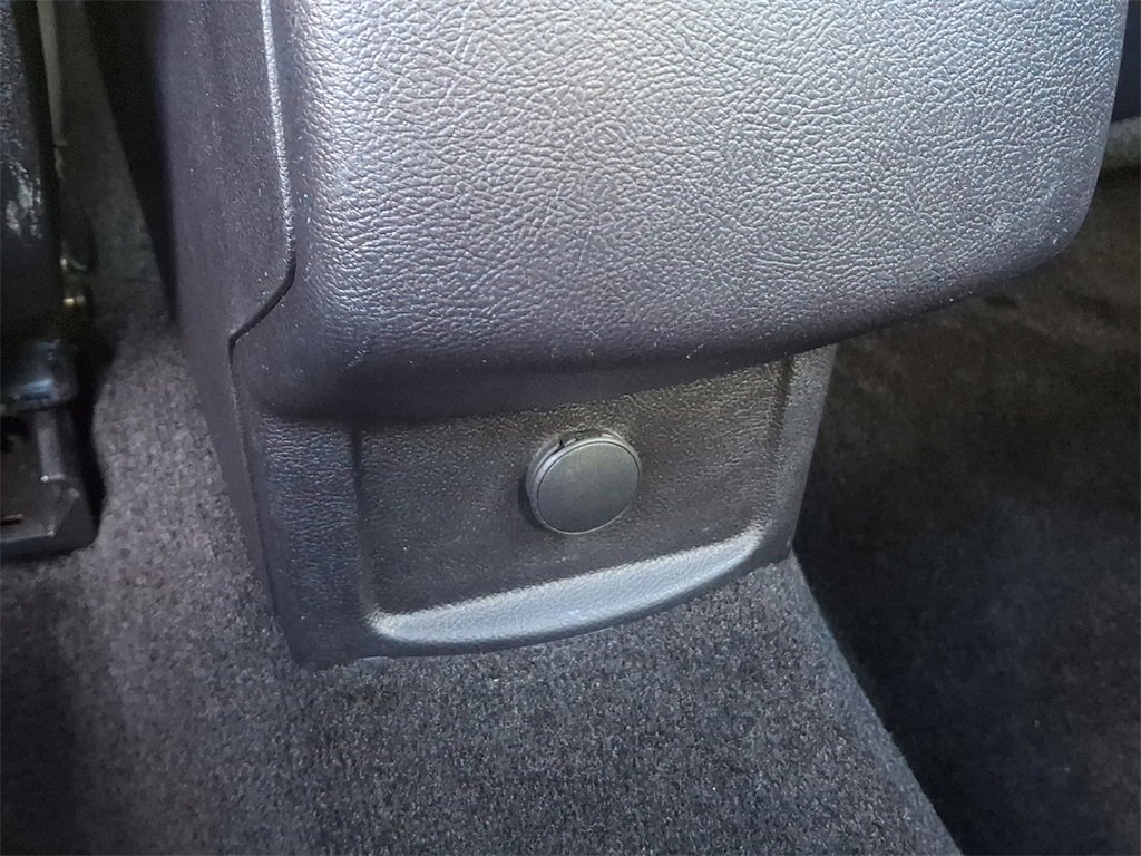 Certified 2018 Ford Fusion SE w/ Equipment Group 201A image 11