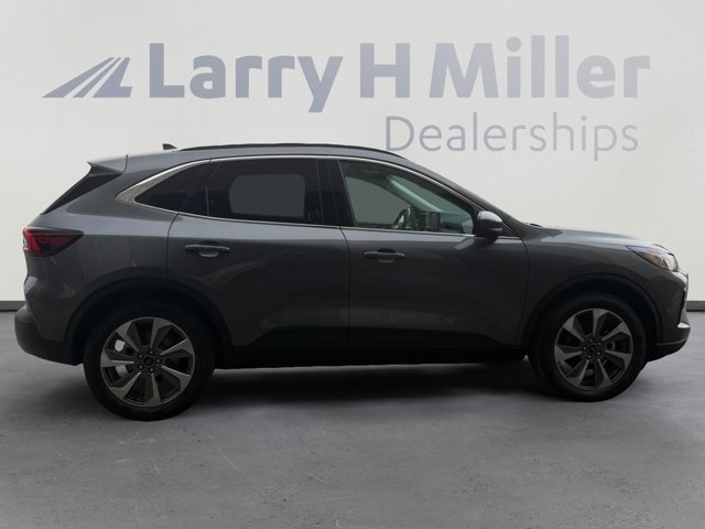 Certified 2023 Ford Escape Platinum w/ Premium Technology Package image 6