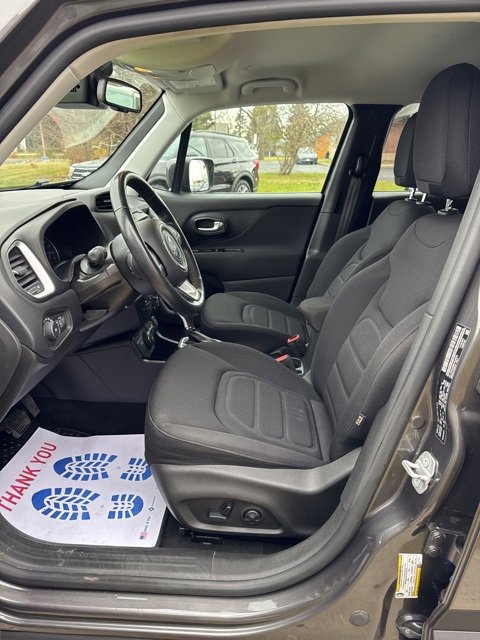 Used 2020 Jeep Renegade Latitude w/ Cold Weather Group image 14