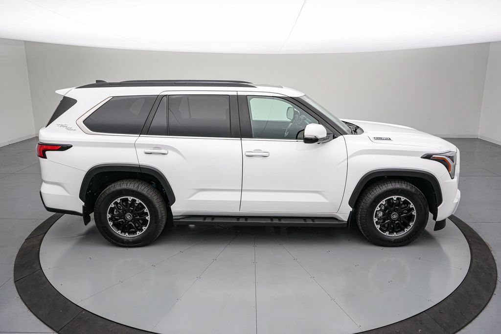 Used 2026 Toyota Sequoia SR5 w/ TRD Off-Road Package AWD/4WD video 3