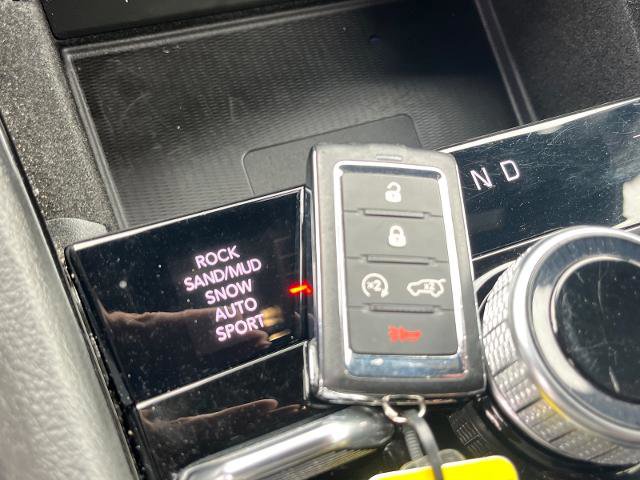 Used 2022 Jeep Grand Cherokee Trailhawk w/ Luxury Tech Group III image 16