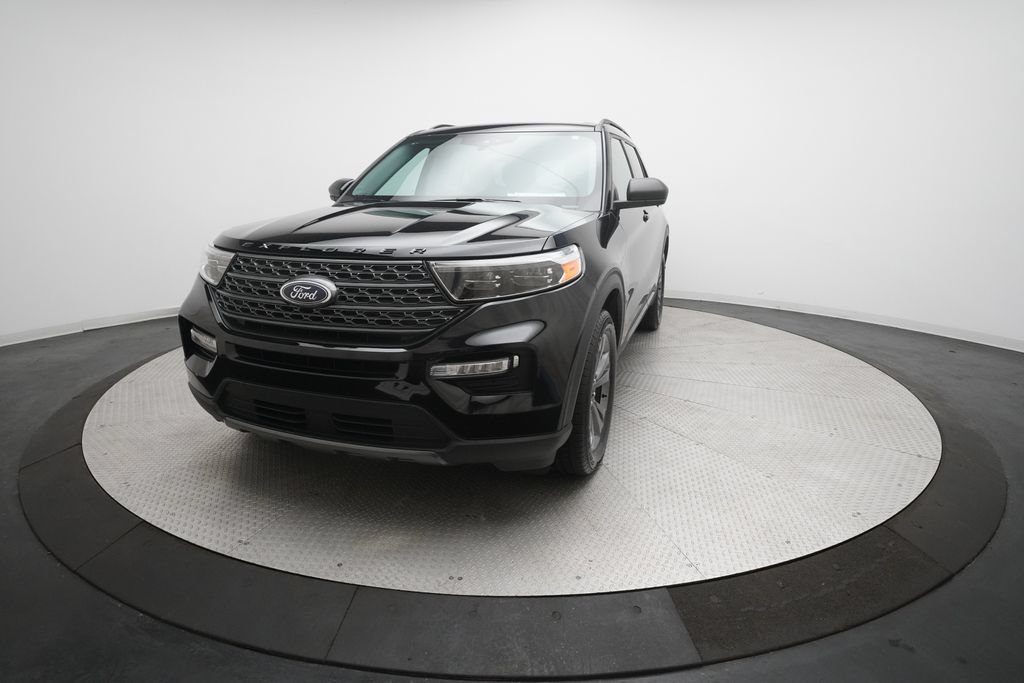 Certified 2023 Ford Explorer XLT w/ Equipment Group 202A AWD/4WD image 12