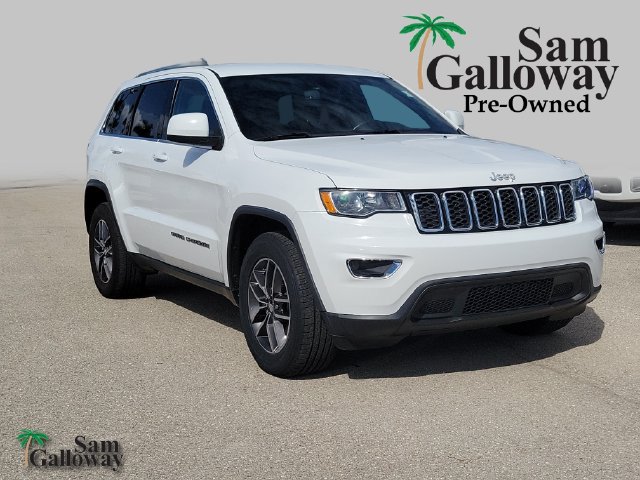 Used 2018 Jeep Grand Cherokee Laredo RWD image 1