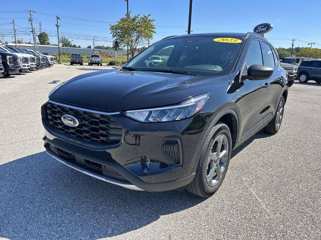 Certified 2025 Ford Escape ST-Line AWD/4WD image 8