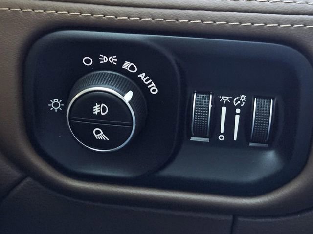 Used 2024 RAM 2500 Limited w/ Towing Technology Group image 32