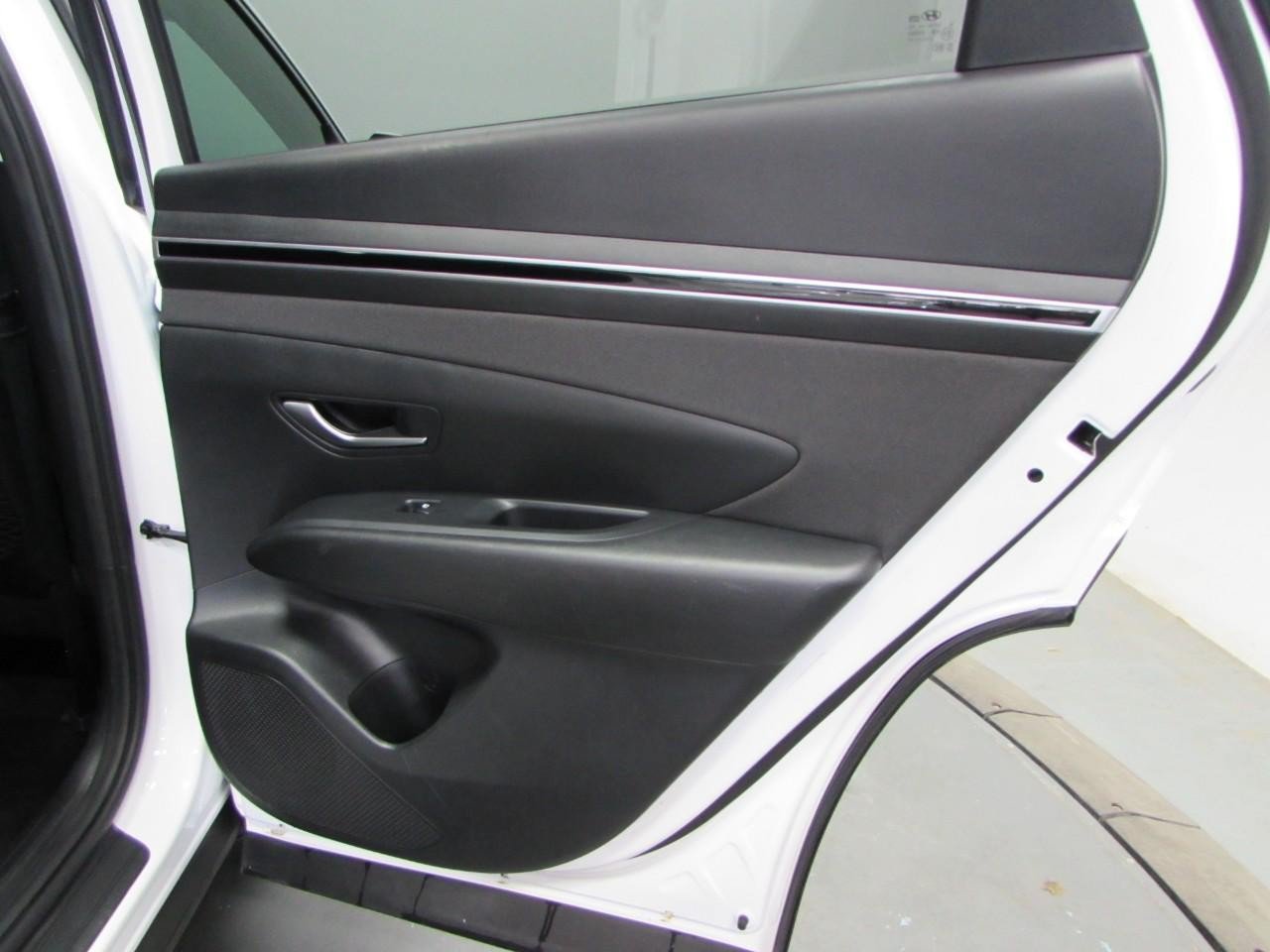 Used 2023 Hyundai Tucson SEL w/ Convenience Package AWD/4WD image 18