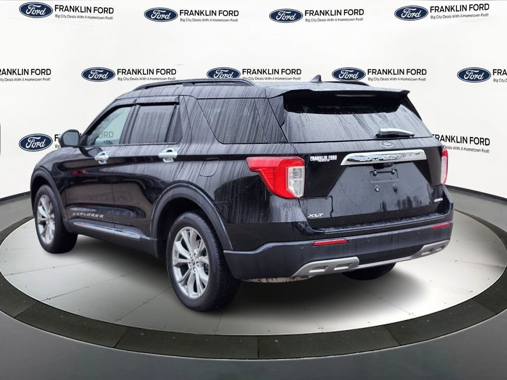 Certified 2022 Ford Explorer XLT w/ Equipment Group 202A image 3