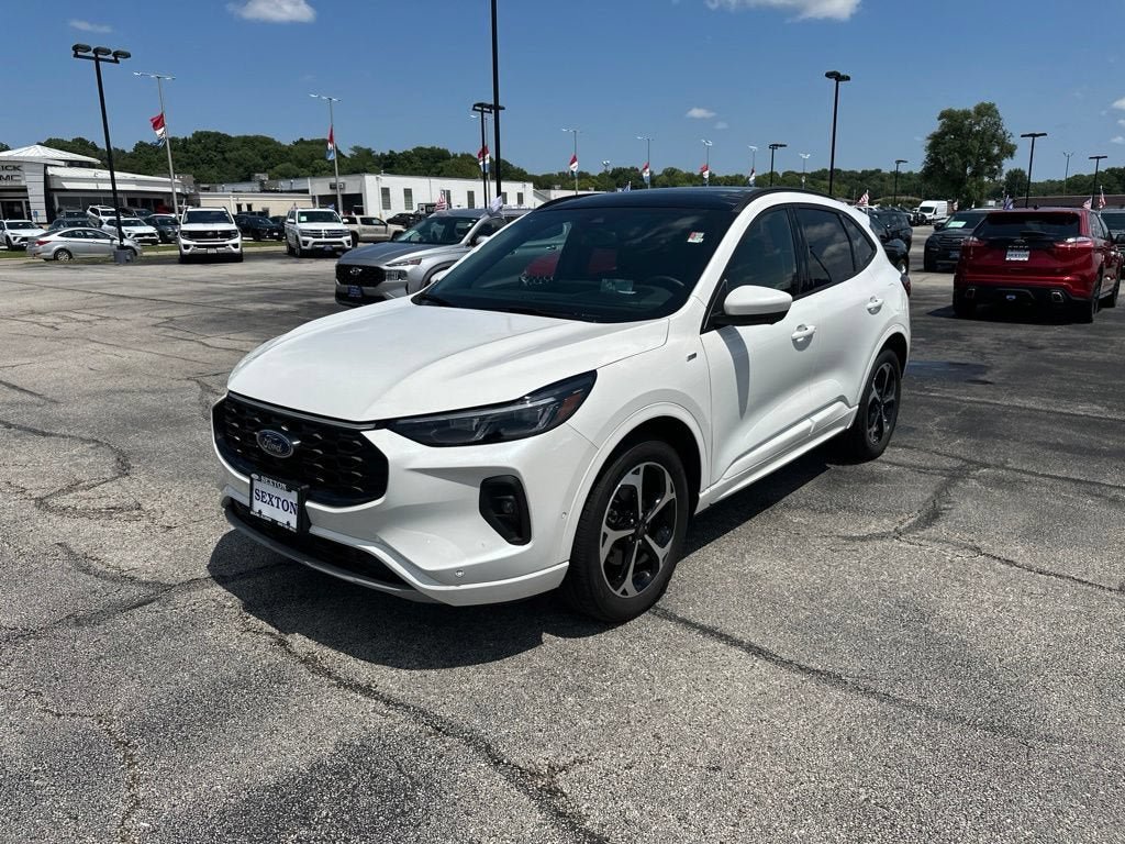 Certified 2024 Ford Escape ST-Line Elite w/ Premium Technology Package AWD/4WD image 3