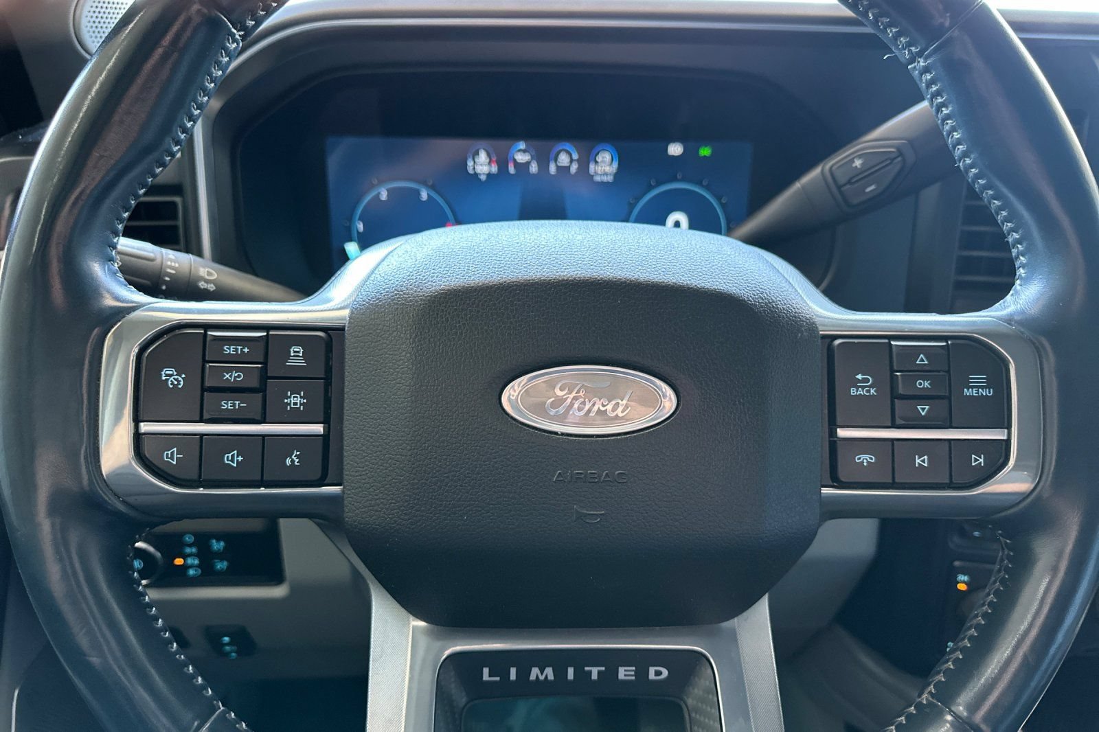 Certified 2024 Ford F250 Limited w/ FX4 Off-Road Package AWD/4WD image 24