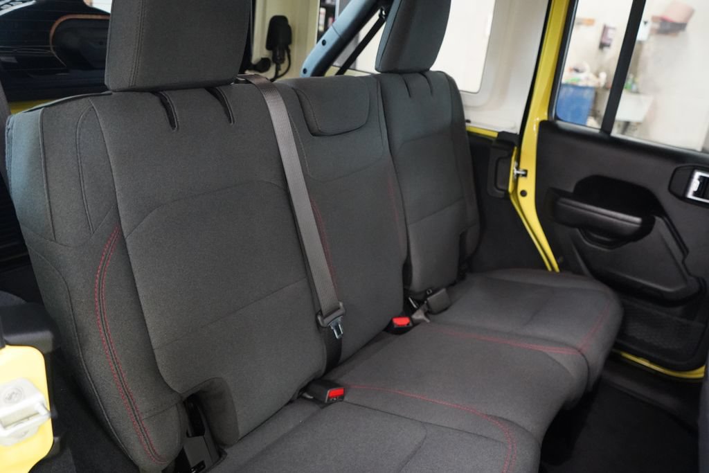 Used 2024 Jeep Wrangler Unlimited Rubicon AWD/4WD image 25