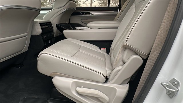 Used 2023 Jeep Grand Wagoneer L Series II w/ Premium Group II image 21