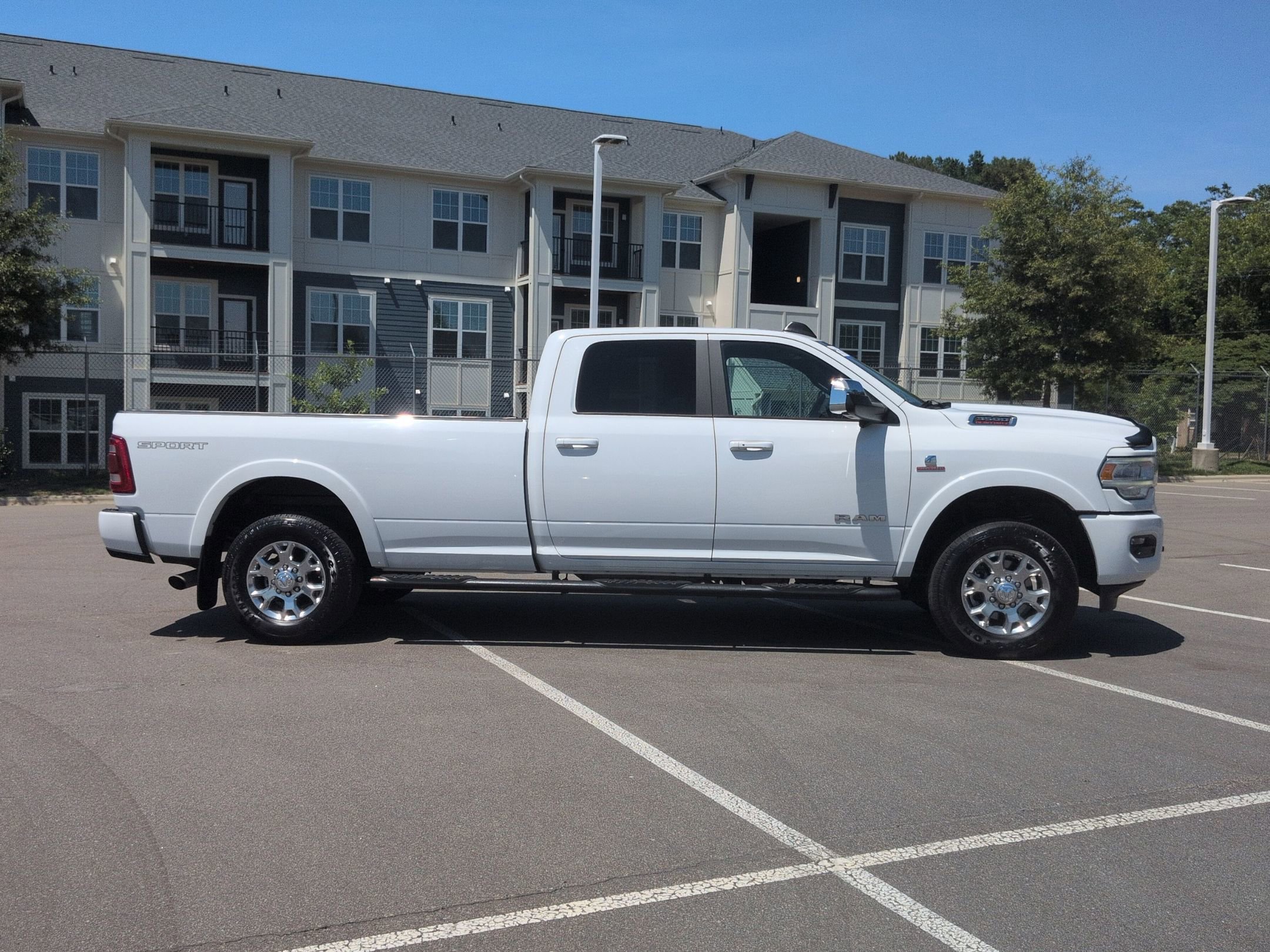 Used 2021 RAM 3500 Laramie AWD/4WD image 3