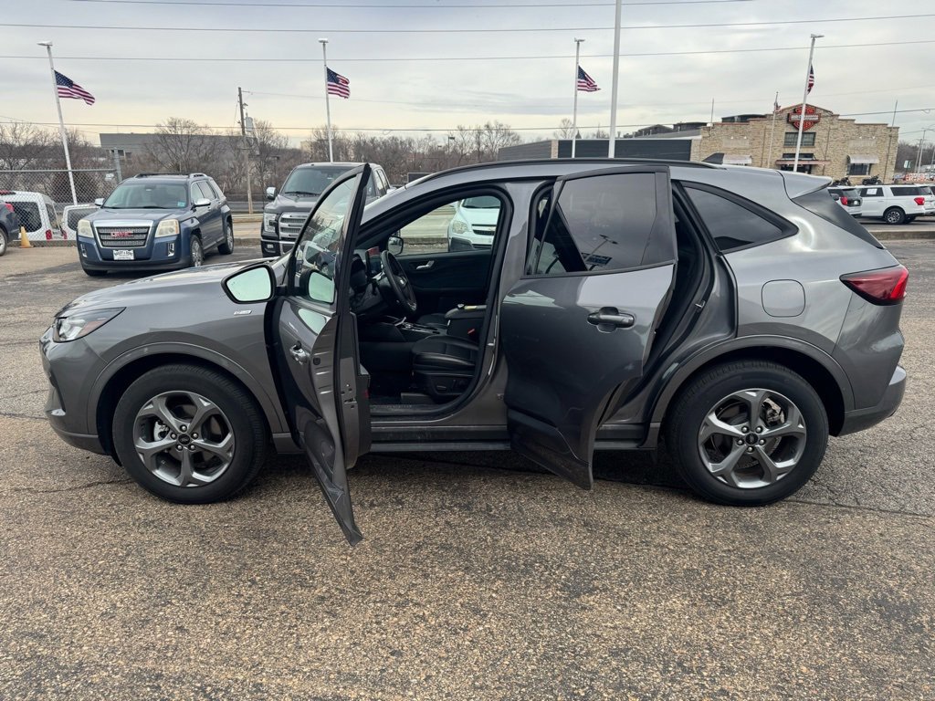 Certified 2024 Ford Escape ST-Line w/ Tech Pack #1 image 7
