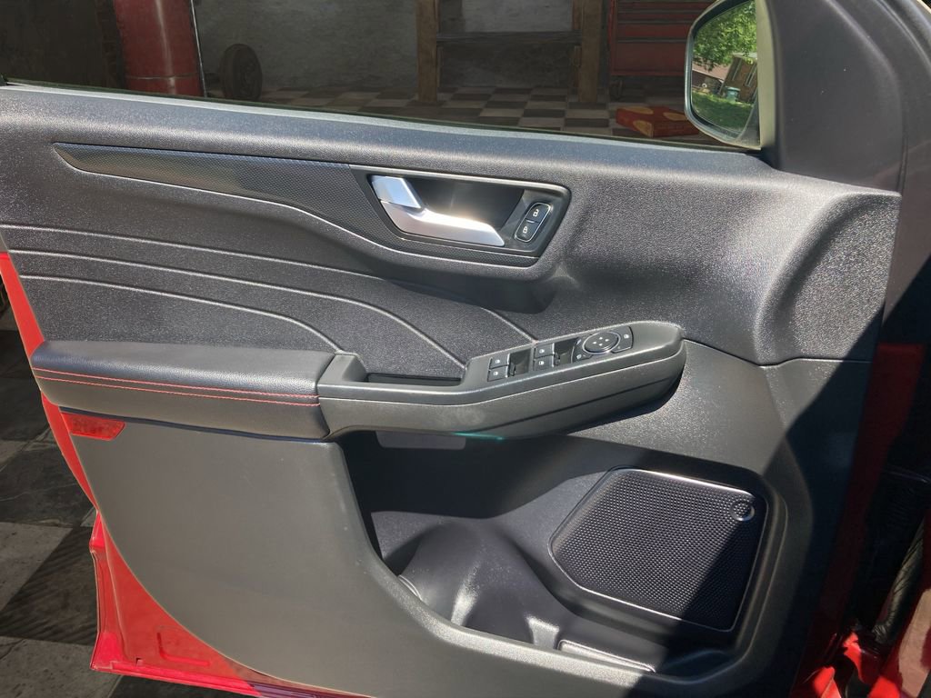 Certified 2023 Ford Escape ST-Line w/ Tech Pack #1 FWD image 11