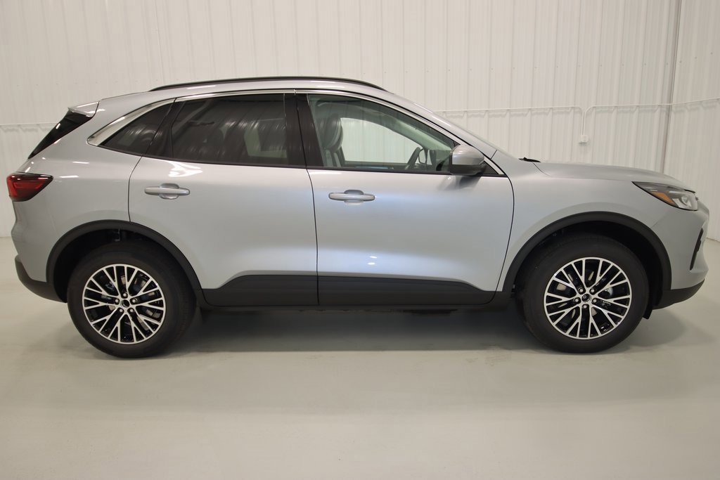 Certified 2024 Ford Escape SE image 18