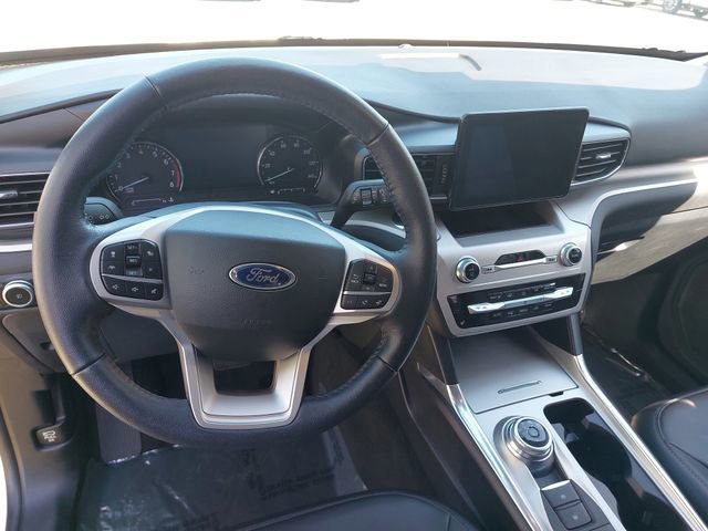 Certified 2022 Ford Explorer XLT w/ Equipment Group 202A AWD/4WD image 16