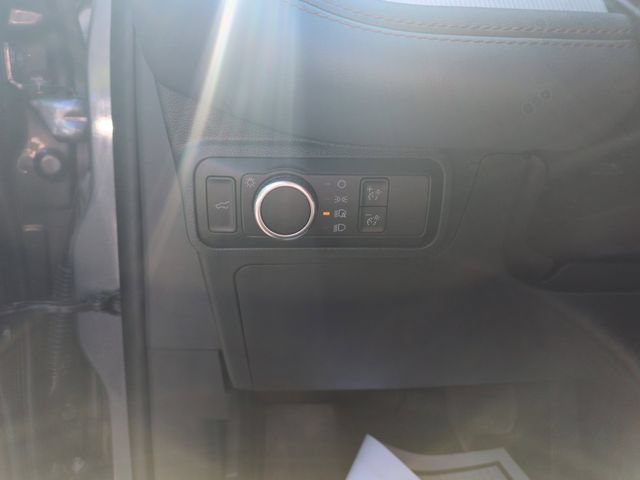 Certified 2025 Ford Explorer Active AWD/4WD image 20