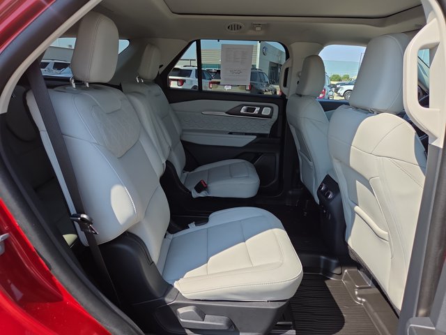 Certified 2025 Ford Explorer Platinum w/ LUX Leather Package AWD/4WD image 16