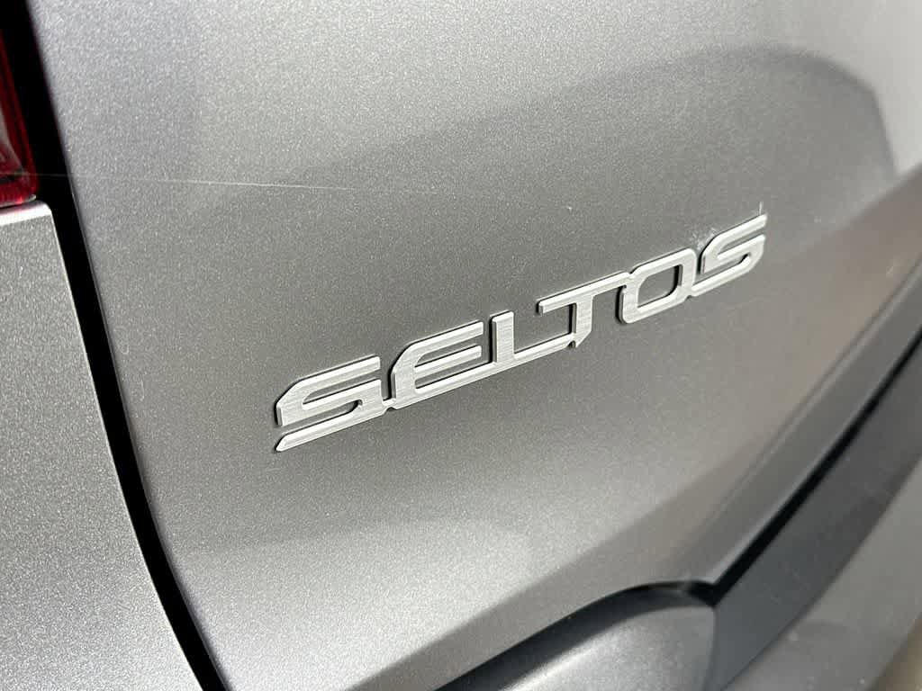 Used 2024 Kia Seltos EX FWD image 7