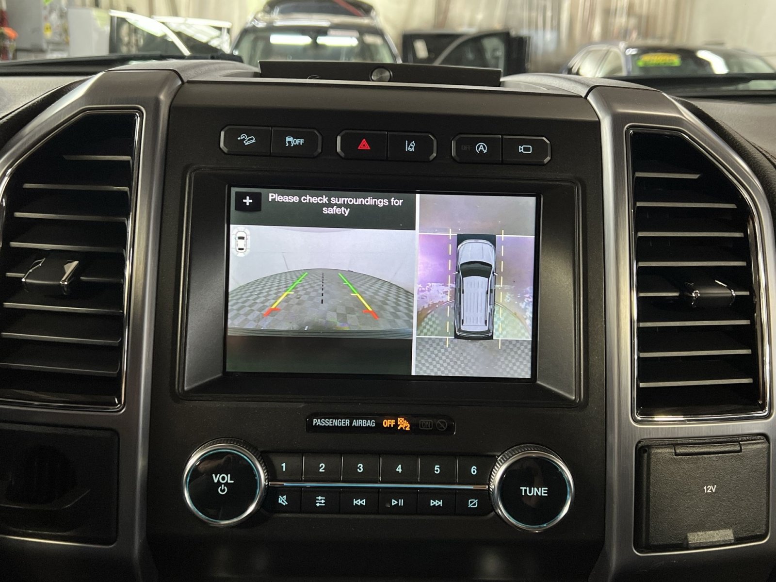 Certified 2019 Ford Expedition Platinum AWD/4WD image 19