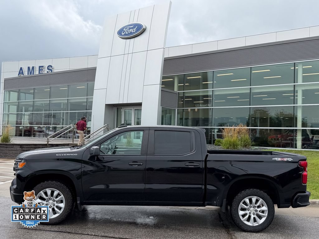 Used 2024 Chevrolet Silverado 1500 Custom AWD/4WD image 3