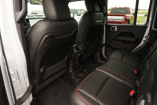 Used 2024 Jeep Wrangler Unlimited Rubicon w/ Technology Group AWD/4WD image 11