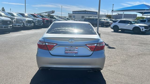 Used 2017 Toyota Camry SE FWD image 4